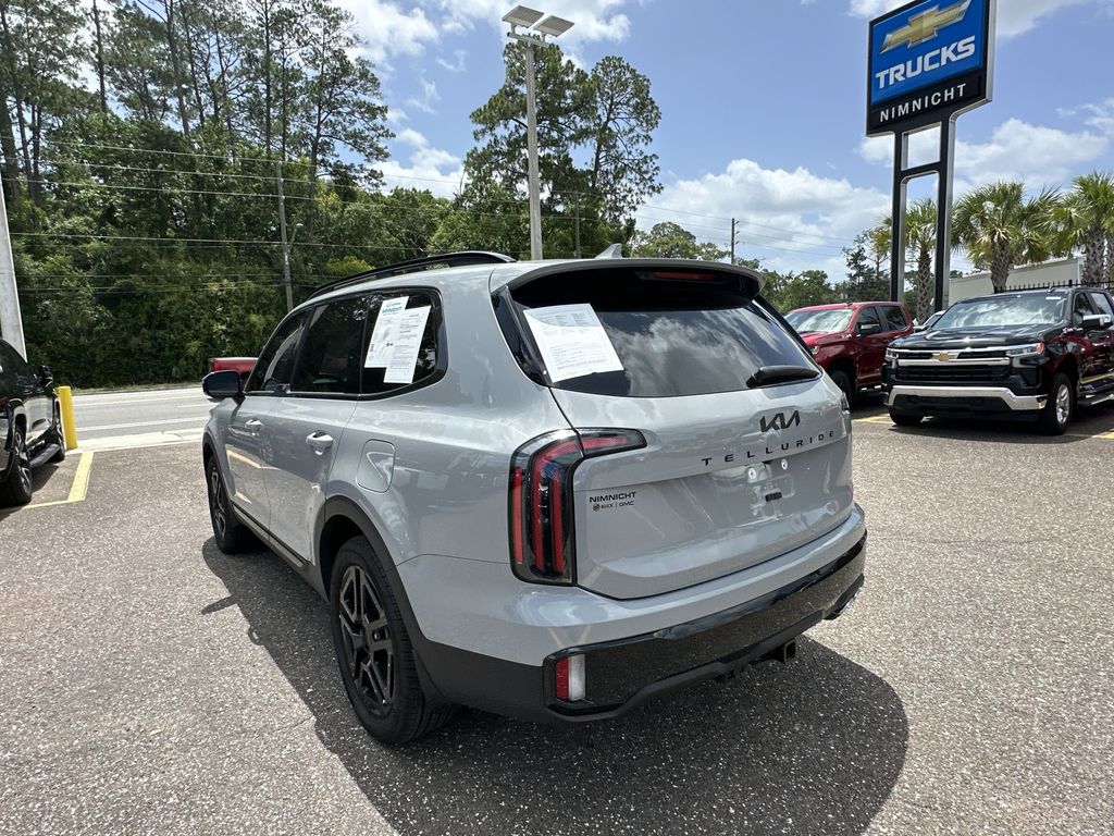 Vehicle image 11 of 33