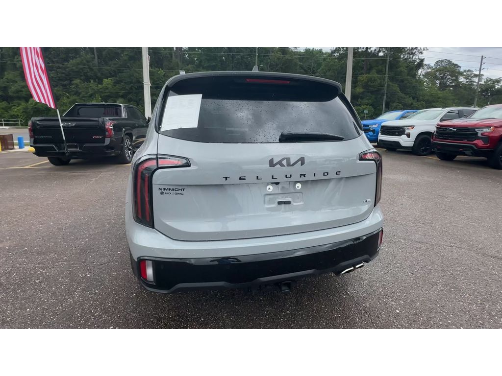 Vehicle image 13 of 33
