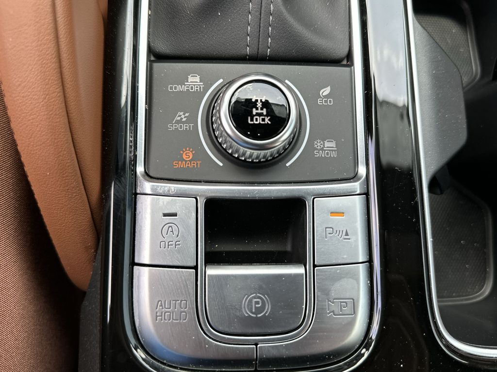 Vehicle image 29 of 33