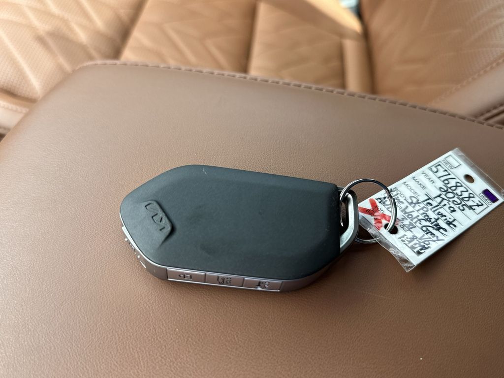 Vehicle image 22 of 33