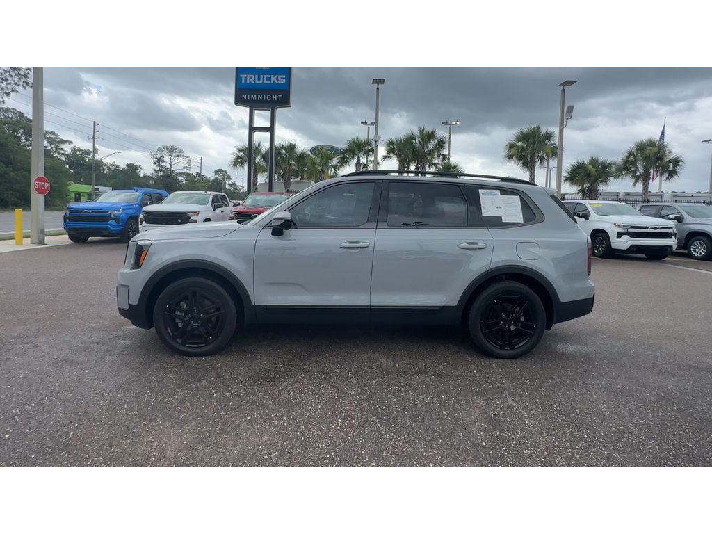 Vehicle image 15 of 33
