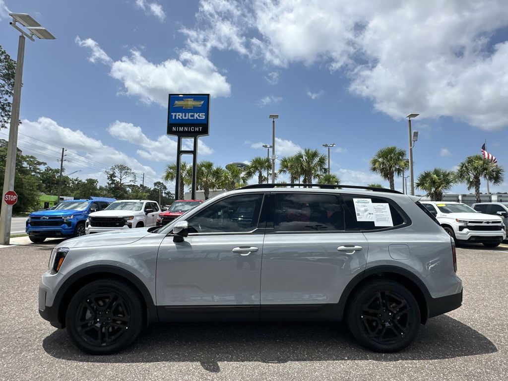 Vehicle image 16 of 33
