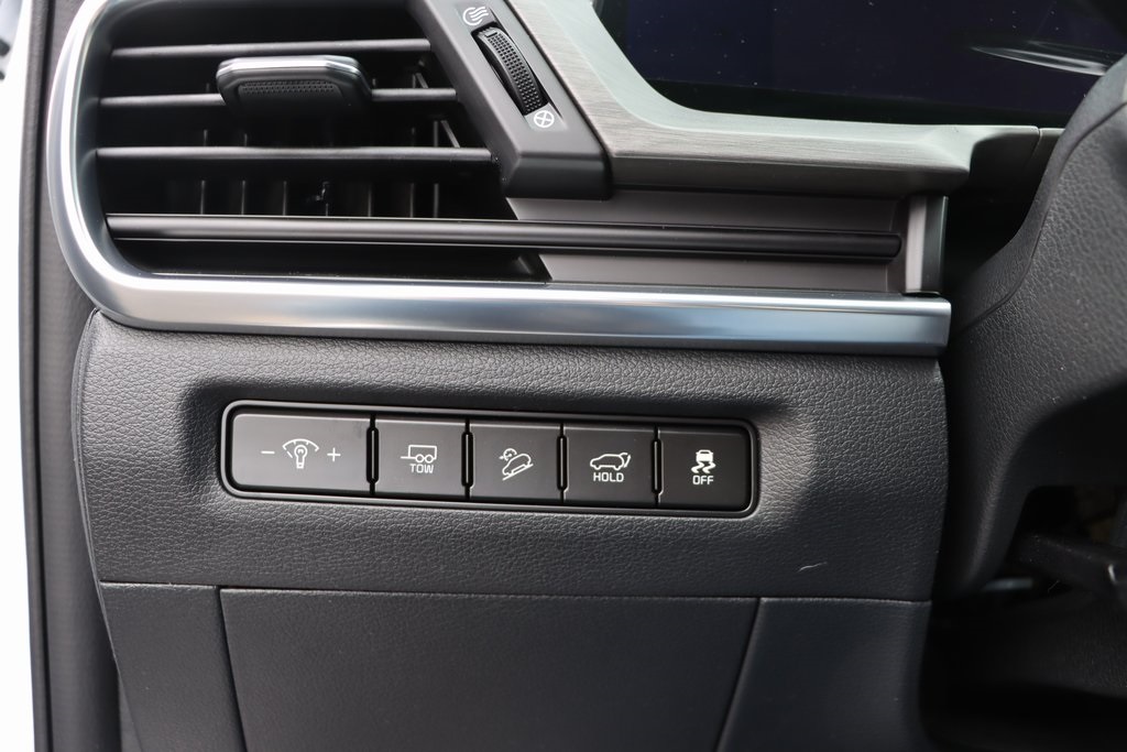 Vehicle image 19 of 24