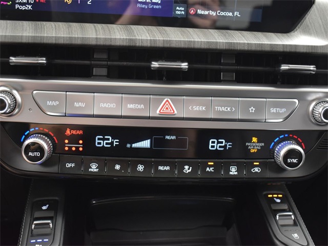 Vehicle image 37 of 52