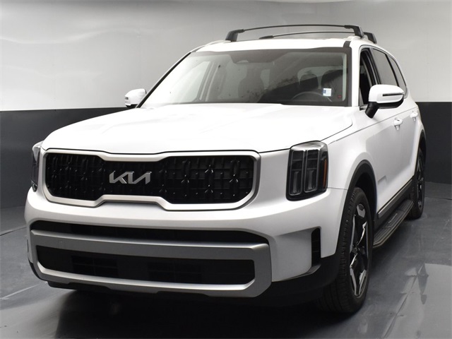 Vehicle image 1 of 52