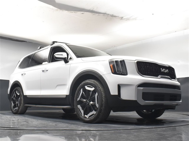 Vehicle image 2 of 52