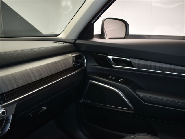 Vehicle image 42 of 52