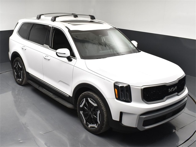 Vehicle image 6 of 52