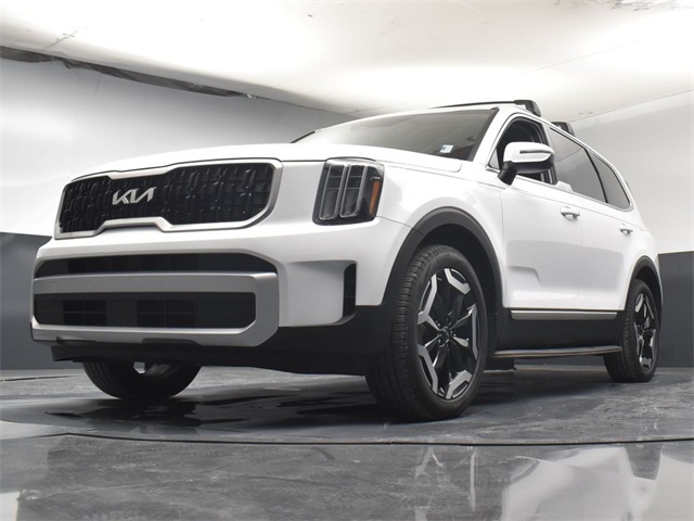 Vehicle image 20 of 52
