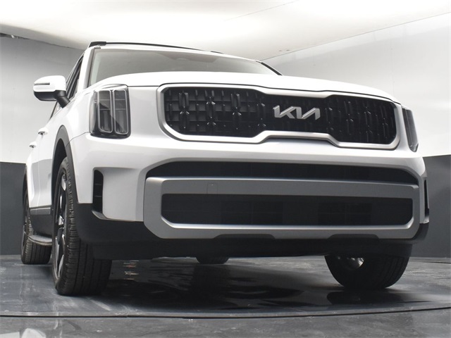 Vehicle image 9 of 52