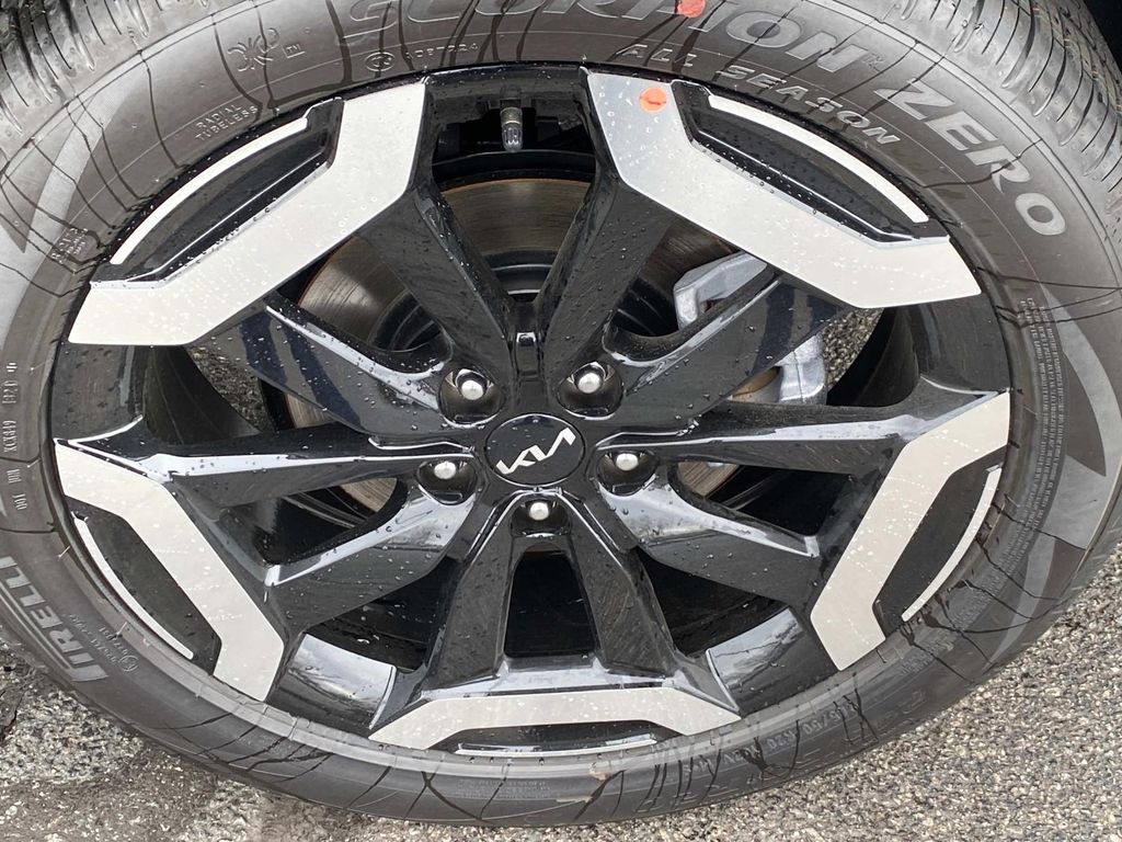 Vehicle image 6 of 20