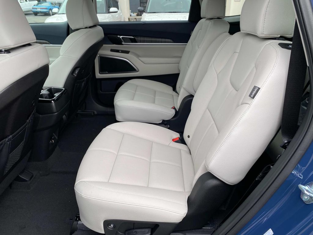Vehicle image 7 of 20