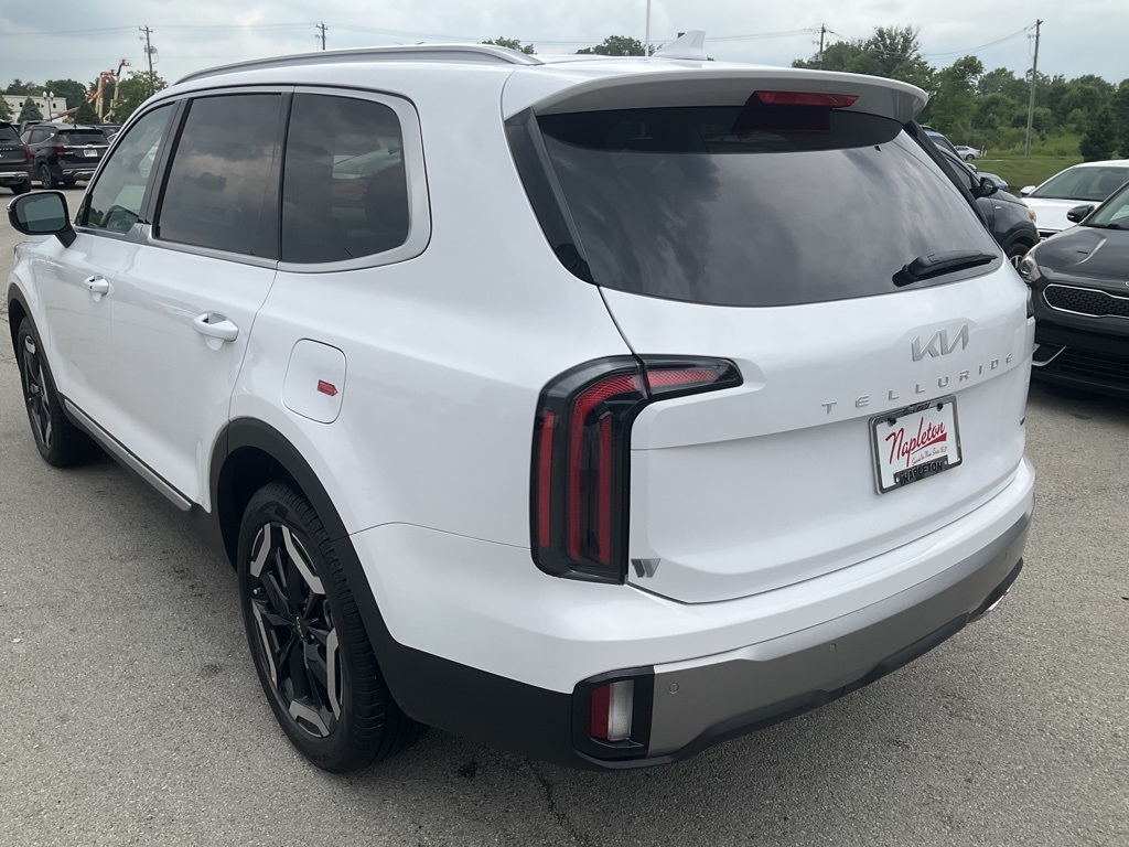 Vehicle image 5 of 34