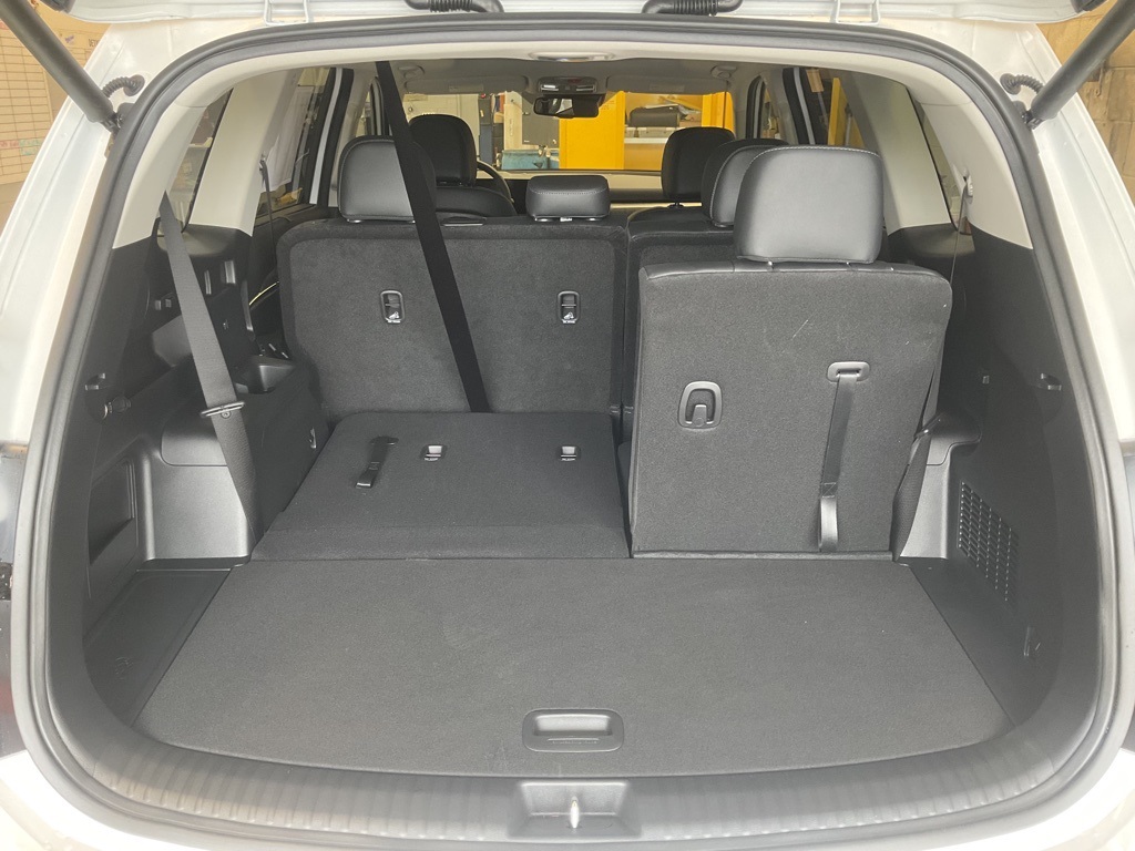 Vehicle image 26 of 34
