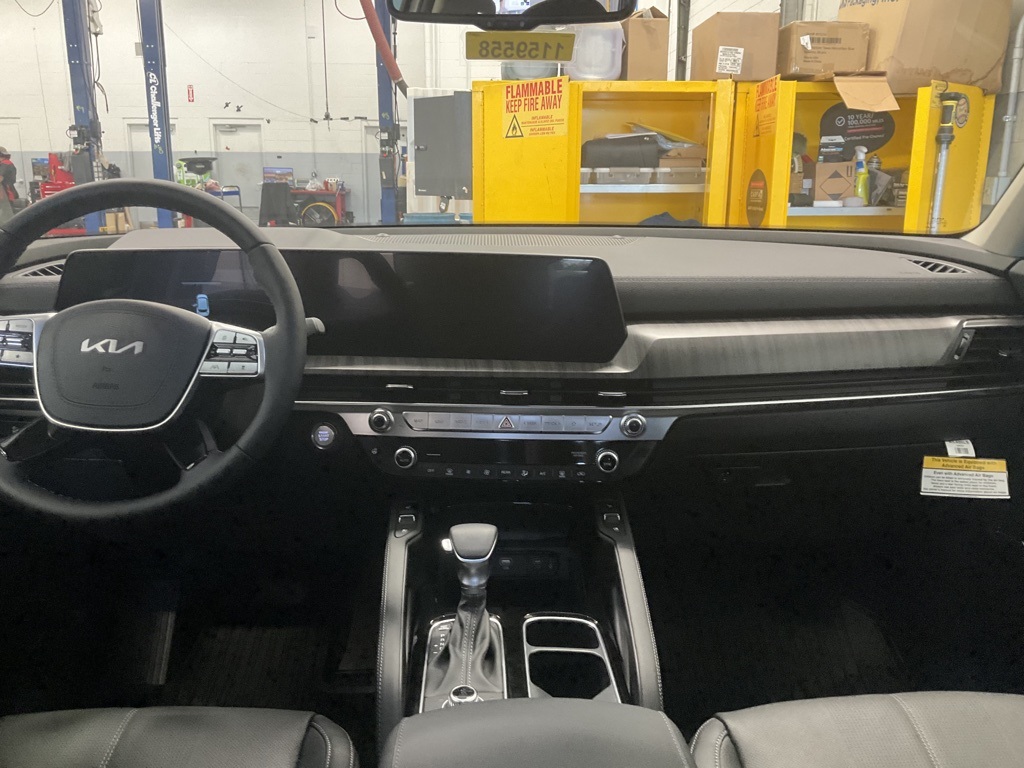Vehicle image 12 of 34