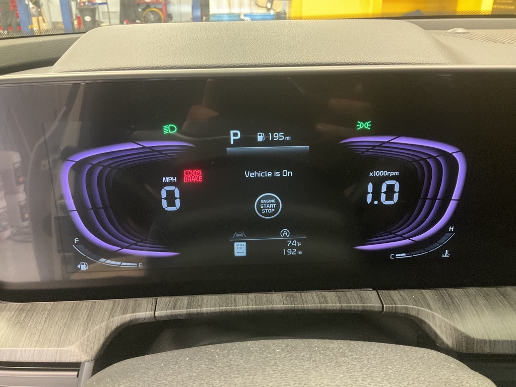 Vehicle image 14 of 34