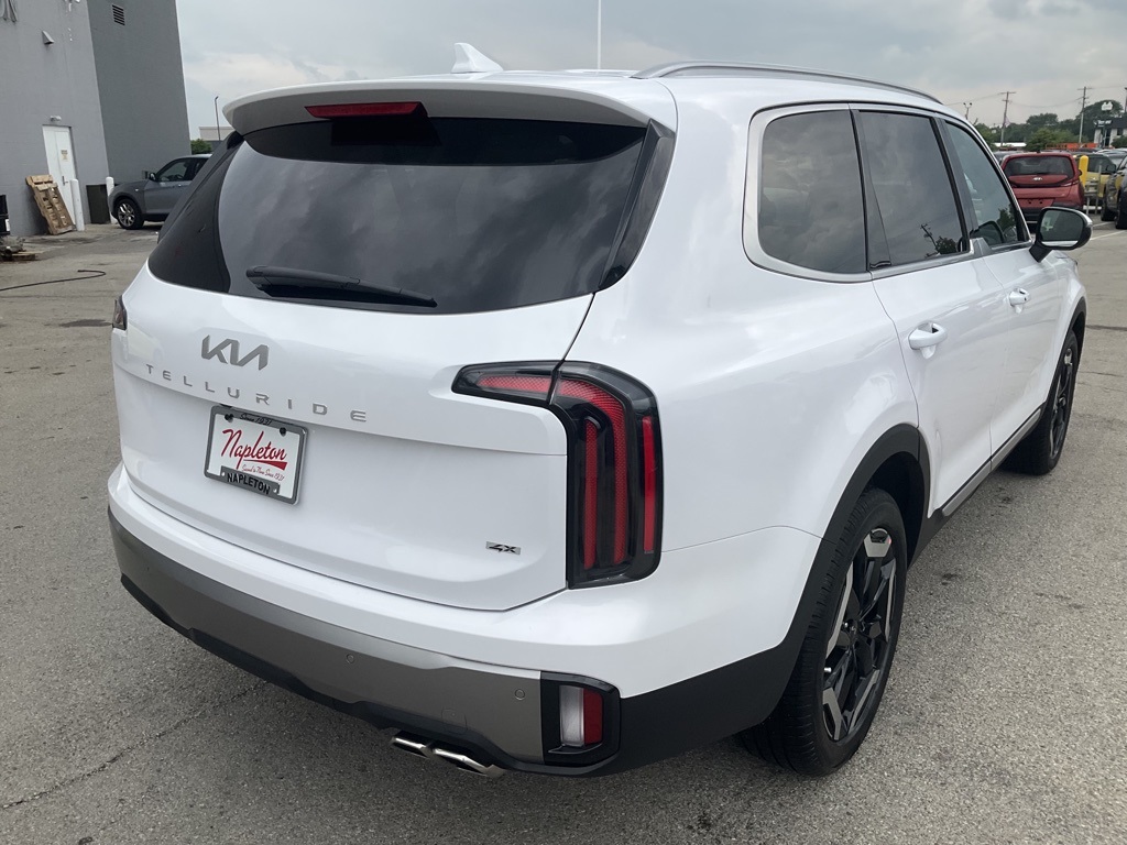 Vehicle image 4 of 34