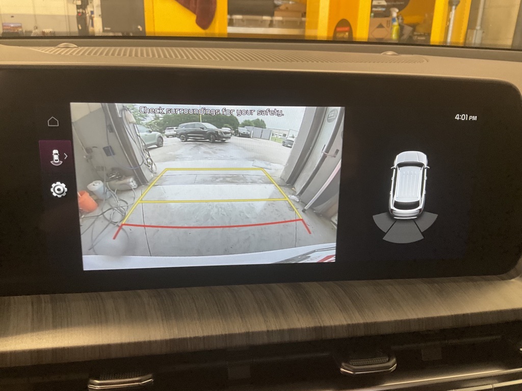 Vehicle image 17 of 34