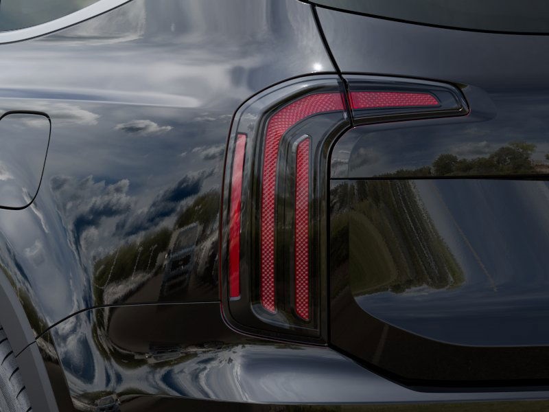 Vehicle image 13 of 27
