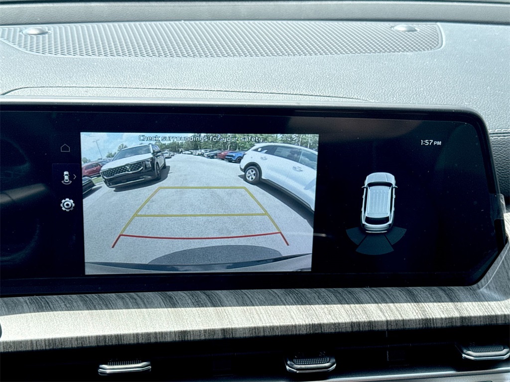 Vehicle image 22 of 31