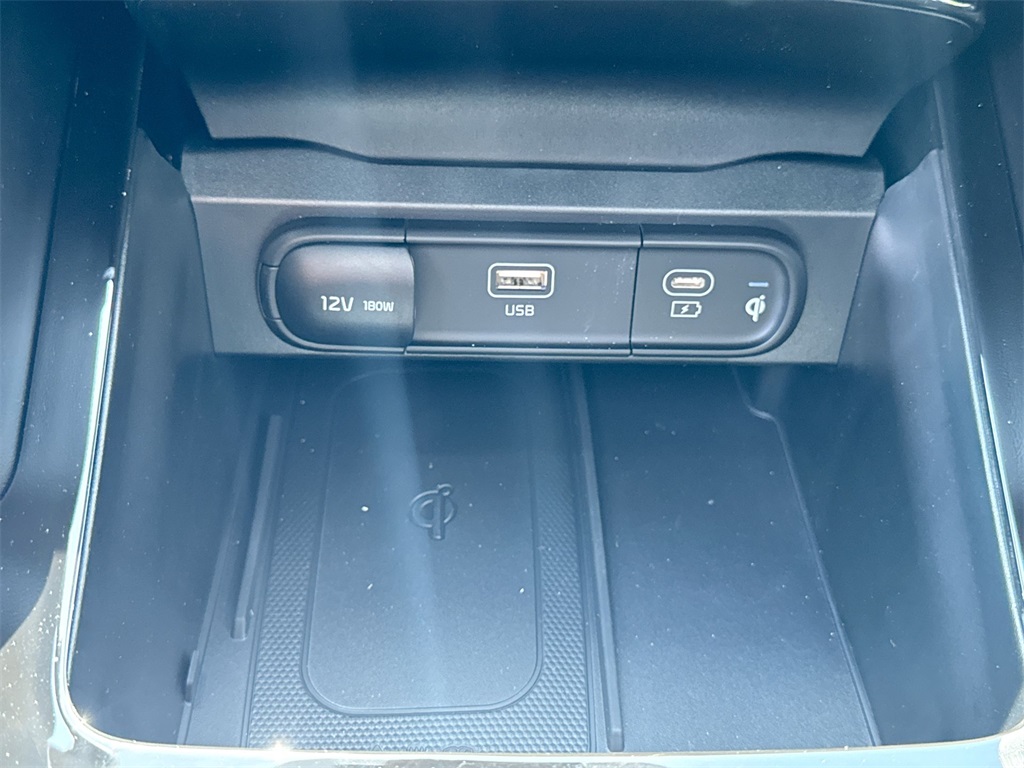 Vehicle image 12 of 31