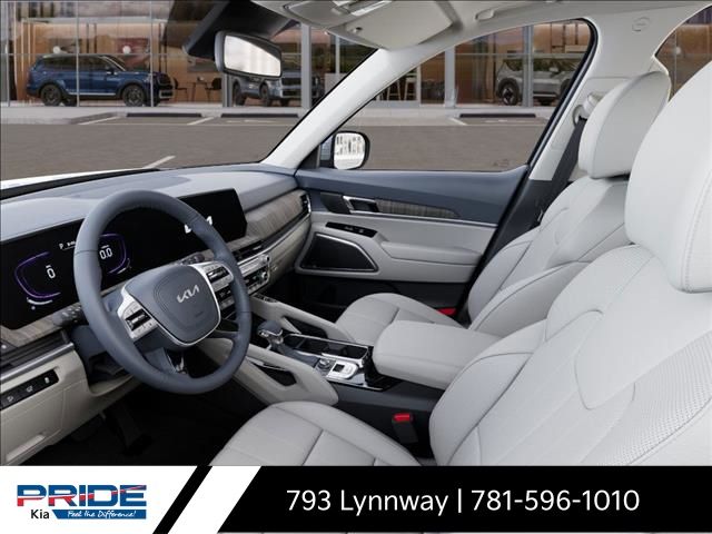 Vehicle image 18 of 28