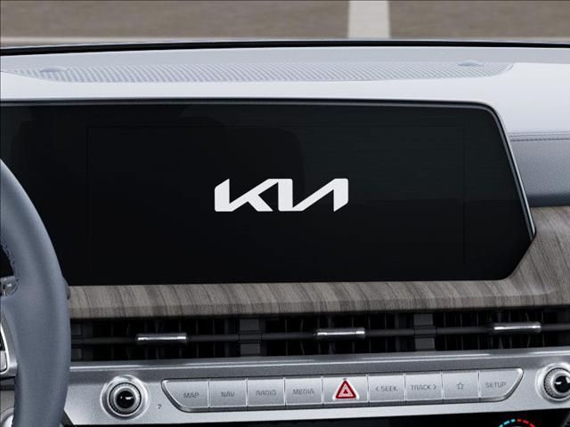 Vehicle image 21 of 28