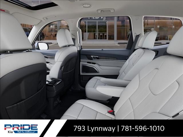 Vehicle image 19 of 28
