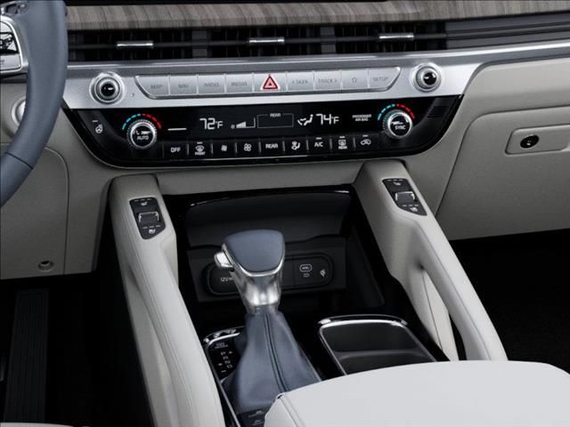 Vehicle image 24 of 28