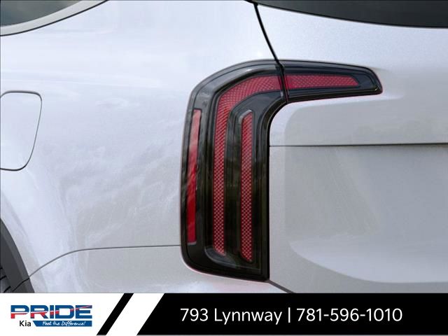 Vehicle image 13 of 28