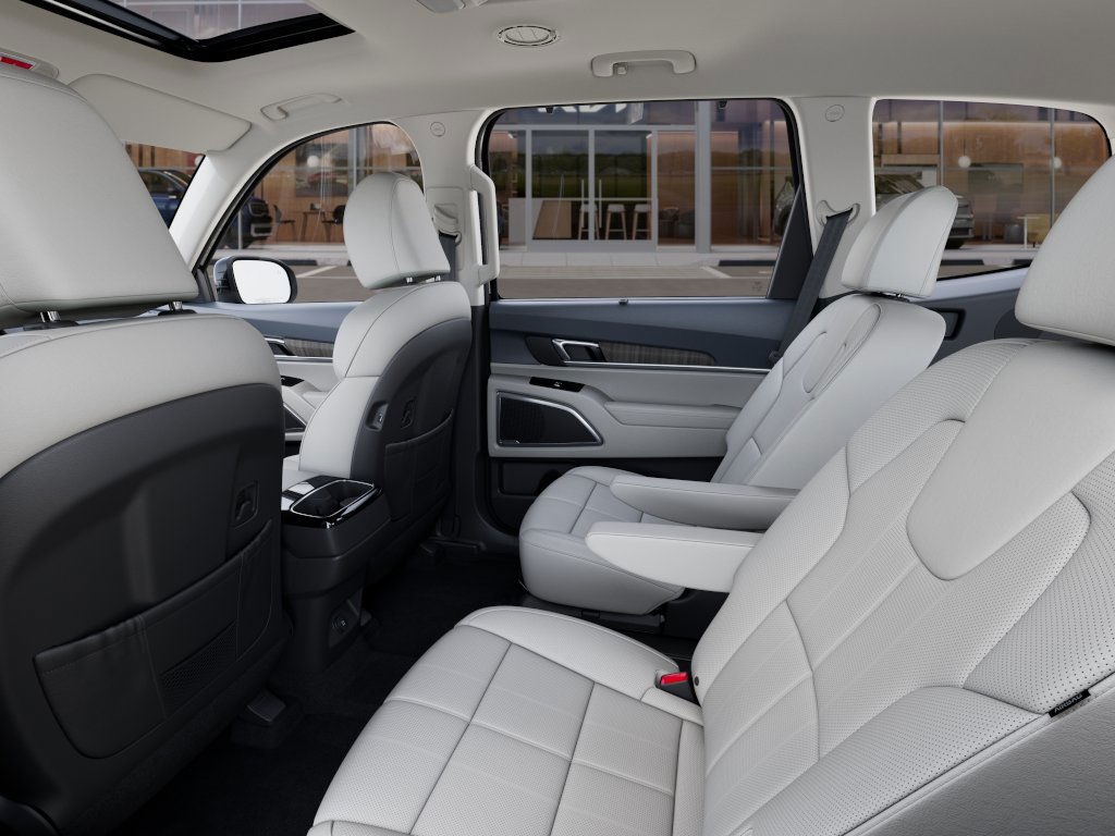 Vehicle image 19 of 27