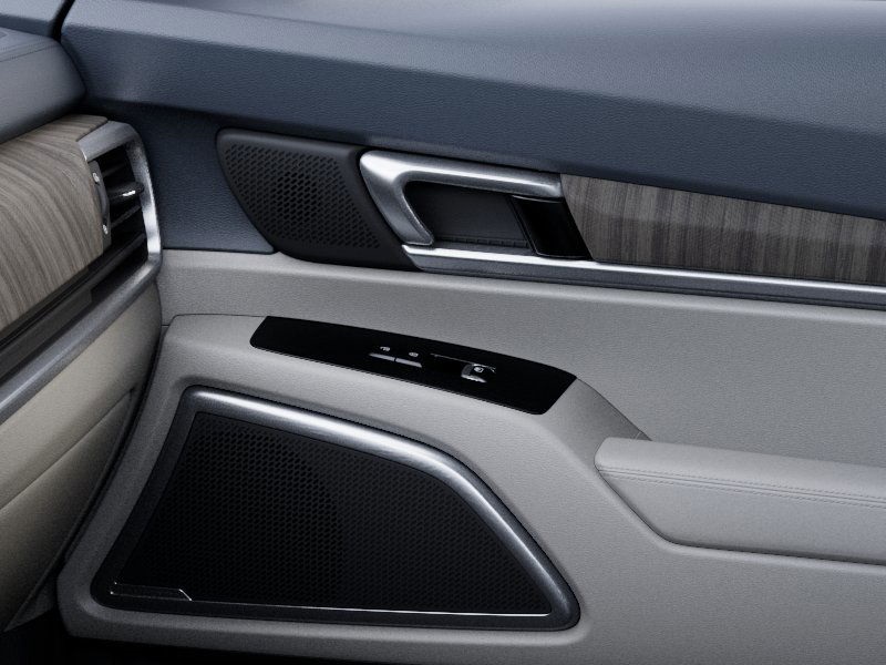Vehicle image 26 of 27