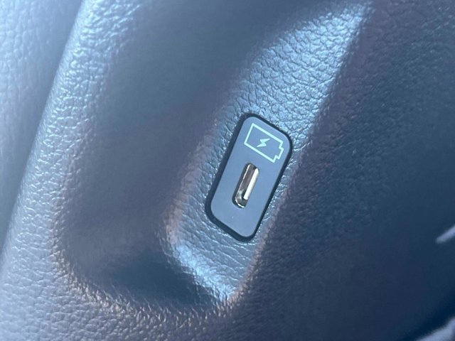 Vehicle image 17 of 37