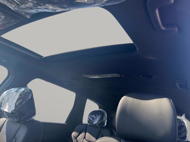 Vehicle image 27 of 37