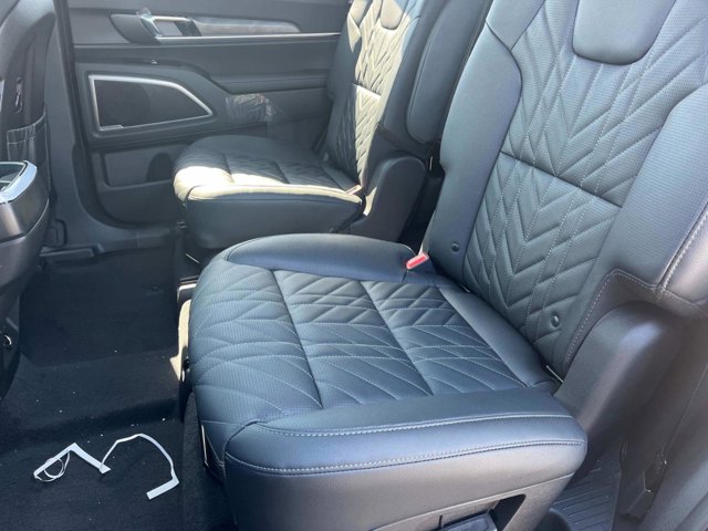 Vehicle image 22 of 37