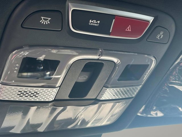 Vehicle image 34 of 37