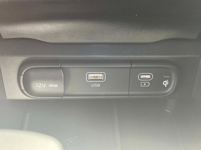 Vehicle image 32 of 37