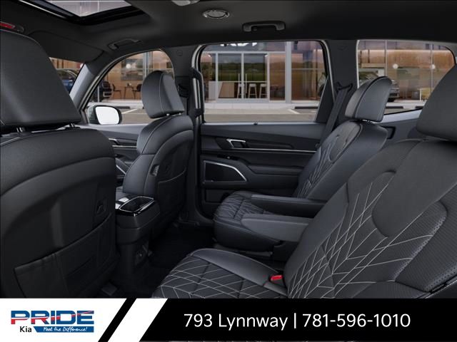 Vehicle image 18 of 36