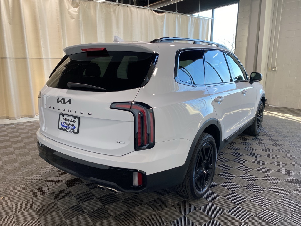 Vehicle image 5 of 32