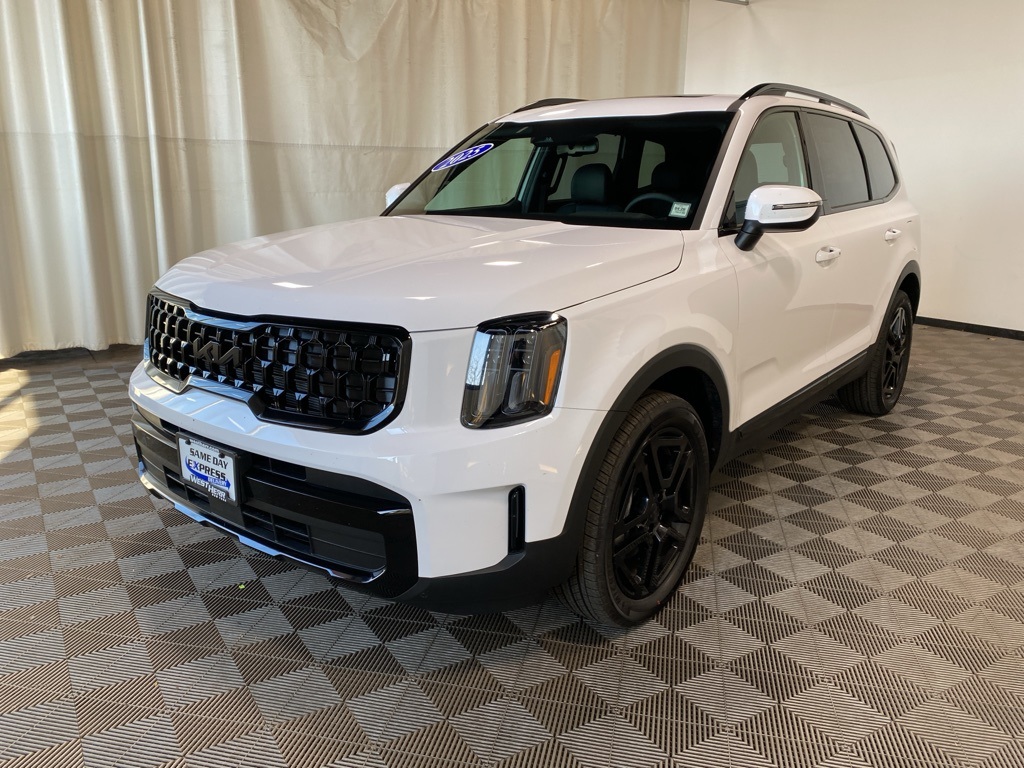 Vehicle image 1 of 32