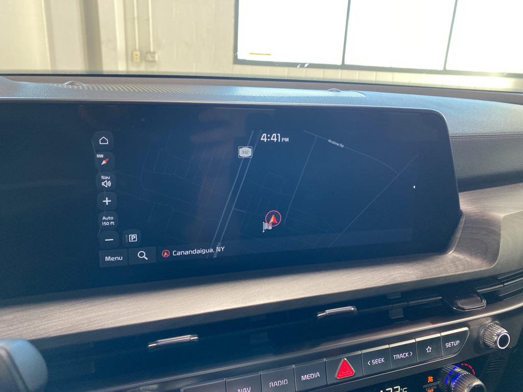 Vehicle image 28 of 32