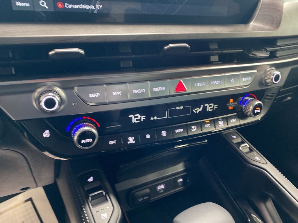 Vehicle image 29 of 32