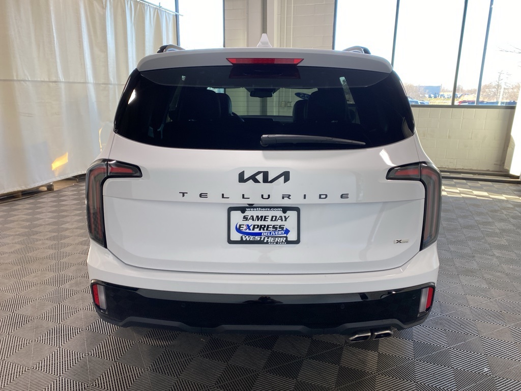 Vehicle image 6 of 32