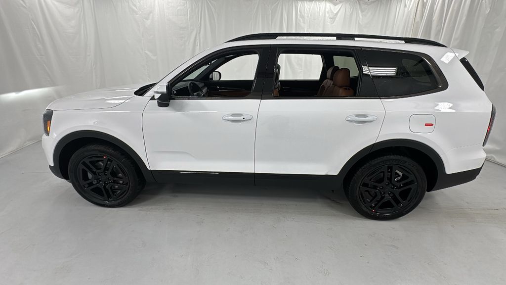 2025 Kia Telluride EX X-Line Image 8 of 40
