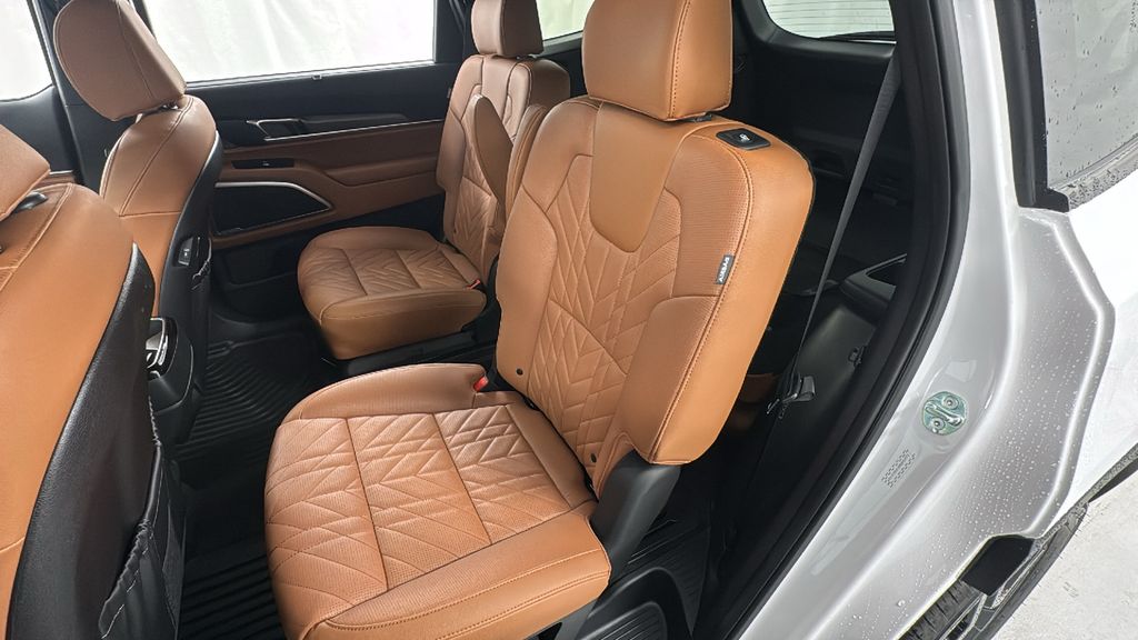 2025 Kia Telluride EX X-Line Image 14 of 40