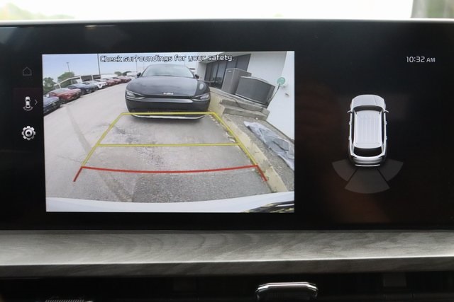 Vehicle image 19 of 22
