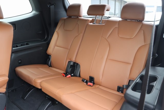 Vehicle image 15 of 22