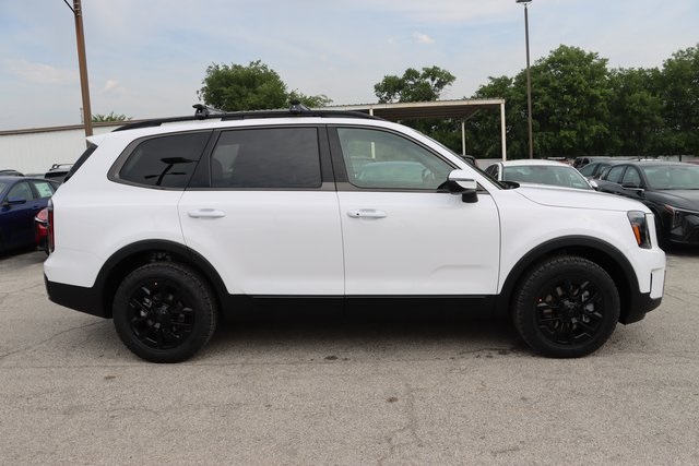 Vehicle image 4 of 22