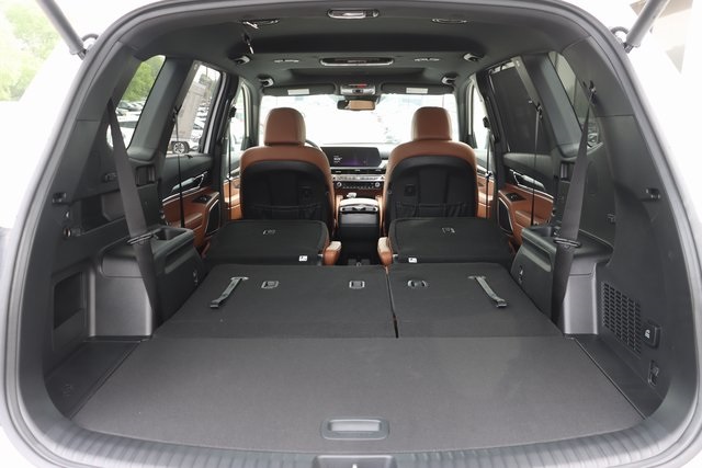 Vehicle image 10 of 22
