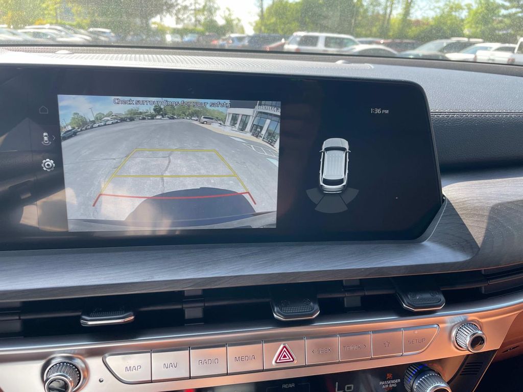Vehicle image 10 of 13